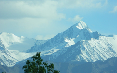 This route crosses several high passes including Rohtang La (3,978m) and Tanglang La (5,328m).